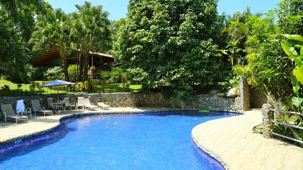 Blue Banyan Inn Quepos Exterior photo