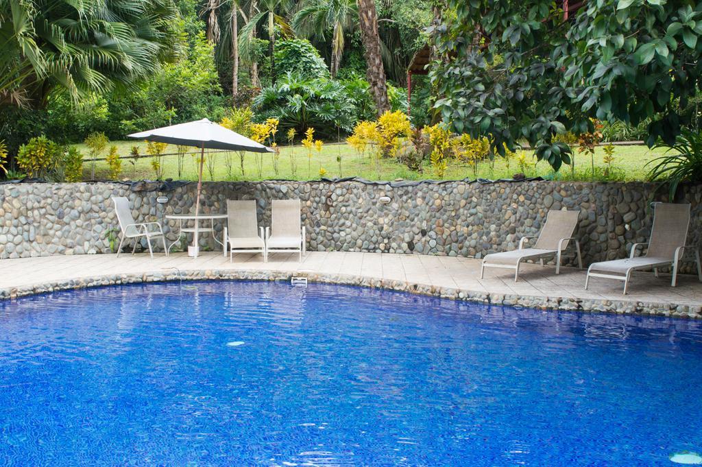 Blue Banyan Inn Quepos Exterior photo